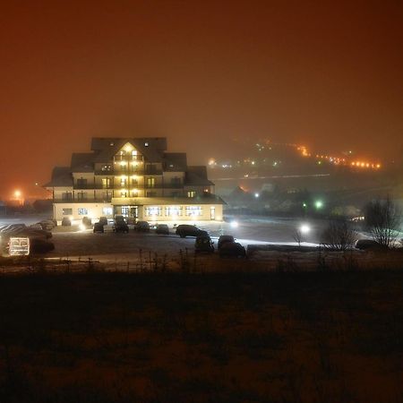 Hotel Toacabellevue Гура Хуморулуй Екстериор снимка