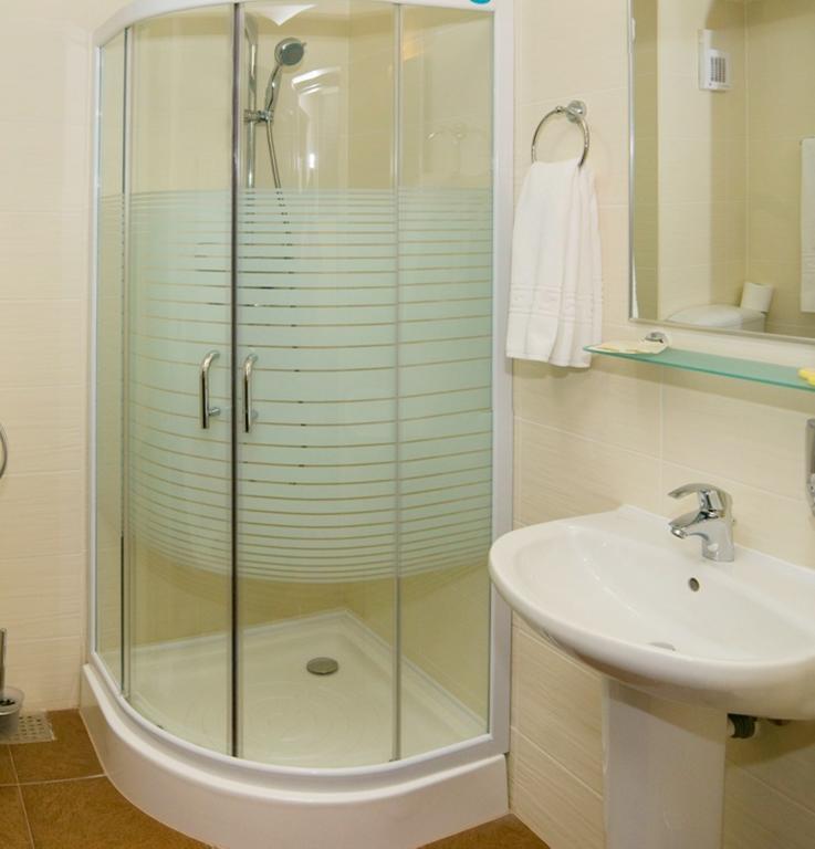 Hotel Toacabellevue Гура Хуморулуй Стая снимка