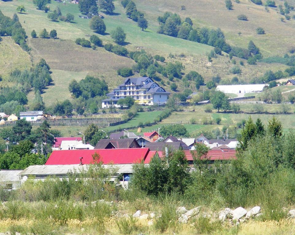 Hotel Toacabellevue Гура Хуморулуй Екстериор снимка