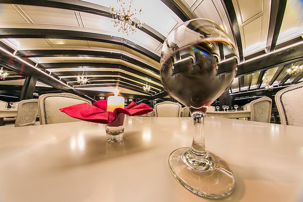Hotel Toacabellevue Гура Хуморулуй Екстериор снимка