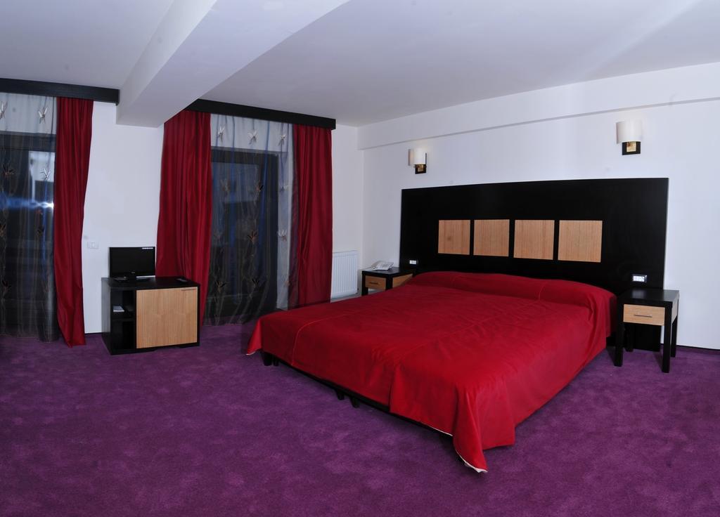 Hotel Toacabellevue Гура Хуморулуй Екстериор снимка